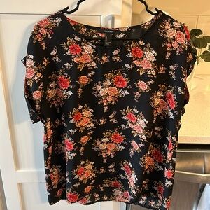 FALL FLORAL BLOUSE ONLY WORN ONCE